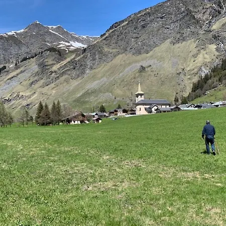 Alpstuga Alpine With And Pets La Plagne